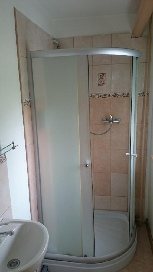 Willow Apartments Лимбажи Екстериор снимка