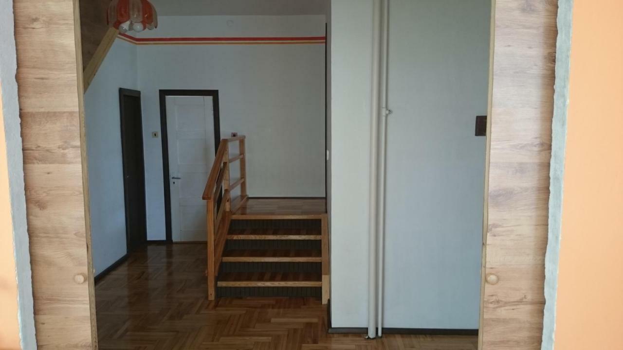 Willow Apartments Лимбажи Екстериор снимка